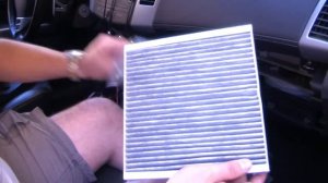 Замена салонного фильтра на Mitsubishi Outlander XL / Mitsubishi Outlander XL Cabin Filter Change