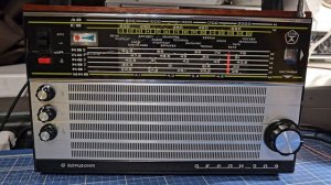 Океан-209. Прием на коротких волнах в квартире. В конце- хулиганы на 3 мгц.