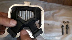 "ПРОект Веста Плутон". Дорабатываем заводскую верхнюю правую опору двигателя.