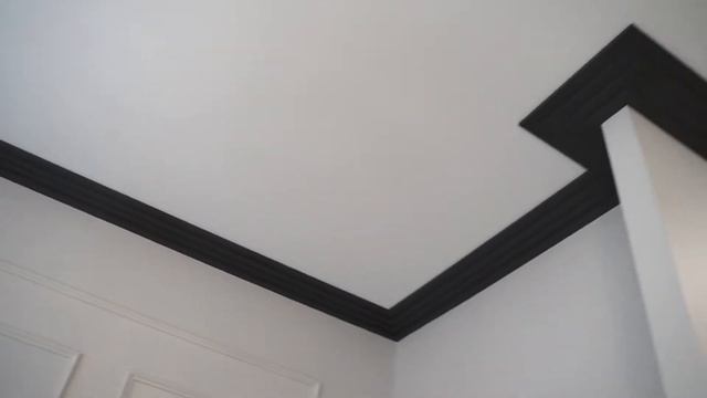 Как выглядит натяжной потолок с дизайнерским плинтусом смотреть онлайн