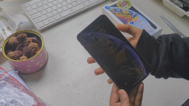 iPhone Xs max 256 gb Unboxing ✨ Aesthetic Unboxing (Cases+Camera Test)📦📷 It's Anusha💚 смотреть онлайн