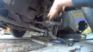 Замена передних тормозных колодок Opel Meriva