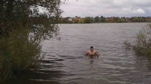 Начало закаливания. Плавание в озере в сентябре