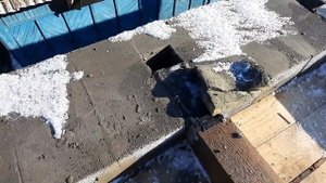 Зацени! Черновой потолок по деревянным перекрытиям в доме из АРБОЛИТА. Кладка парапета плоской крыш