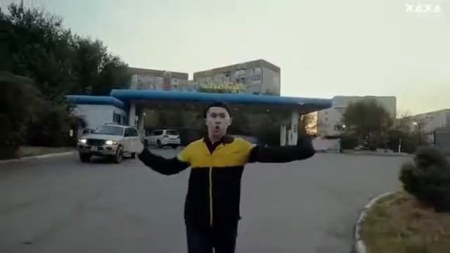 Прикол года хоть стой хоть падай)))))) смотреть онлайн