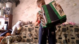 Песня "Кузнечик" на баяне