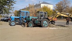 Работа экскаватора ЭО-2621 (ЮМЗ-6АКЛ).