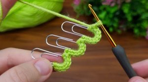 Вяжем брелок необычным способом ?