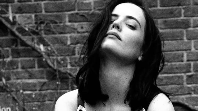 JT Coldfire - She's Crazy смотреть онлайн