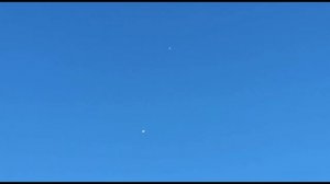 Голуби высоко в точке летают! Тасман. Сиреневый. Желтый. Белые. Двухчубые голуби. Tauben. Pigeons