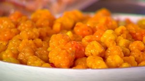 Морошка. Дар Сибири. Жить здорово! Фрагмент выпуска от 08.11.2016