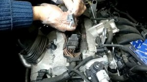 Как снять катушки зажигания Фольксваген Гольф Плюс 1.6 ??