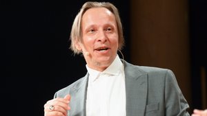 «Чокнутый извращенец»: Охлобыстин «плюнул» в отказавшегося от России Дурова