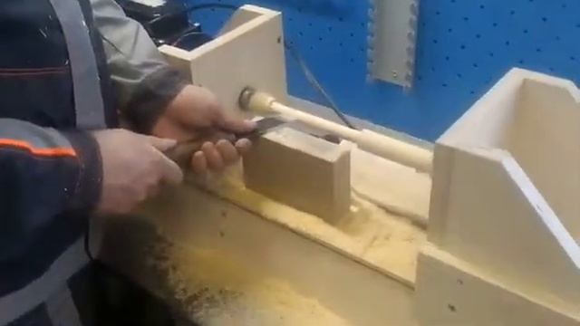 Токарный станок из фанеры! смотреть онлайн