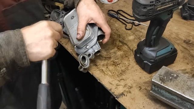 OPEL MOKKA снимаем теплообменник двигателя и устраняем течь смотреть онлайн