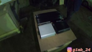 Сложили все усилители в запаску. Добавили эстетики. Фальшпол в поло.