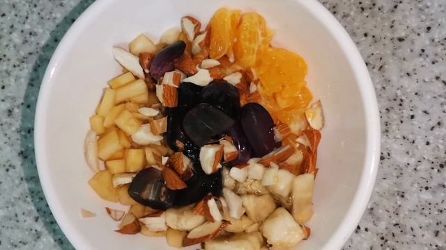 Фруктовый салат. 5 рецептов лёгких салатов.