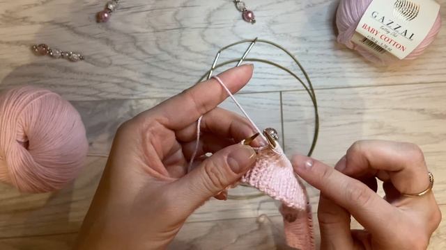 ЧАСТЬ 1. МК по вязанию красивого платья для новорождённой девочки спицами. Узор трилистник. Реглан