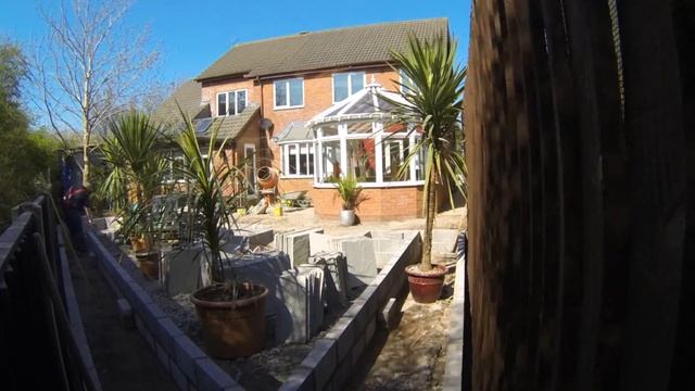 Contemporary Sunken Patio Garden Makeover - Timelapse смотреть онлайн