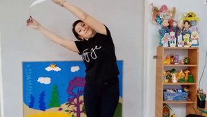 Танец с бумагой. Виноградова А.М.