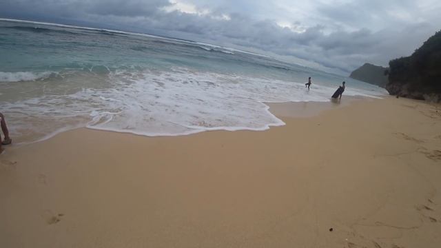 Бомбический пляж на Бали. Пляж Меласти. Melasti Beach