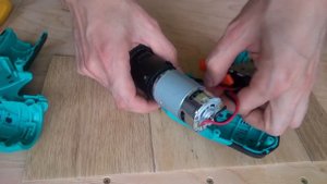 Самый дешёвый шуруповёрт из сети магазинов Светофор TSV-1201