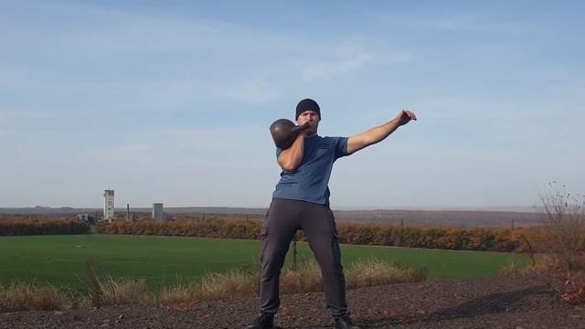 нестандартный подьем гири 32 кг вверх дном? смотреть онлайн