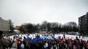 Флешмоб "Воздушный триколор" в Выборге 23 февраля