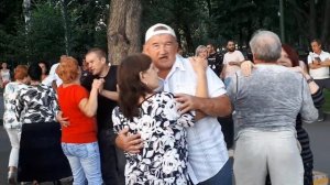 А любовь,как сон,стороной прошла!!!Народные танцы,сад Шевченко,Харьков!!!