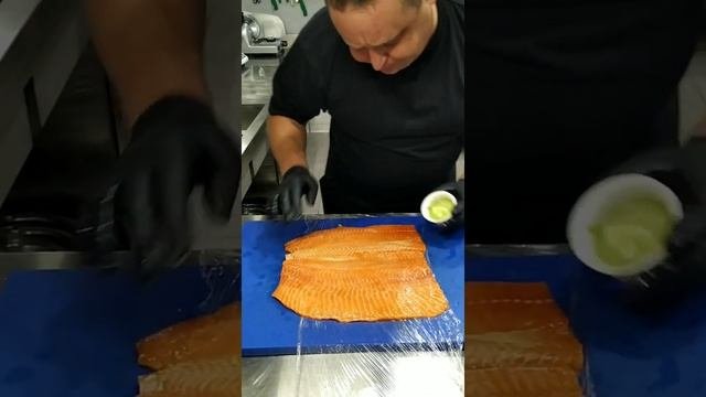 Готовим  Карпаччо из лосося с морским гребешком