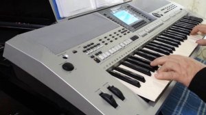 Yamaha PSR S700