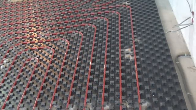 Водяной теплый пол трубами Rehau Rautherm S 17 мм. смотреть онлайн