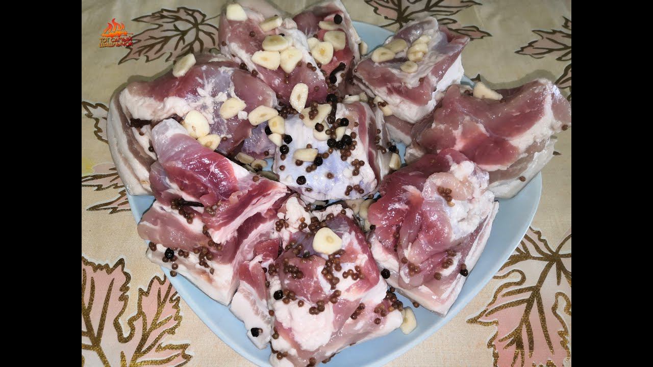 Рецепт домашней соленой грудинки.  Как вкусно и просто засолить грудинку.