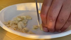 Рапаны тушеные с чесноком, от разделки до дегустации !