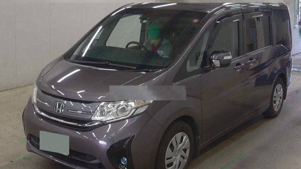 Купил под заказ в Японии Honda Stepwgn 2015 с пандусом для инвалидов колясочников