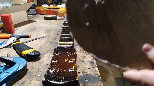 Гитара из хлама. Часть 1. смотреть онлайн