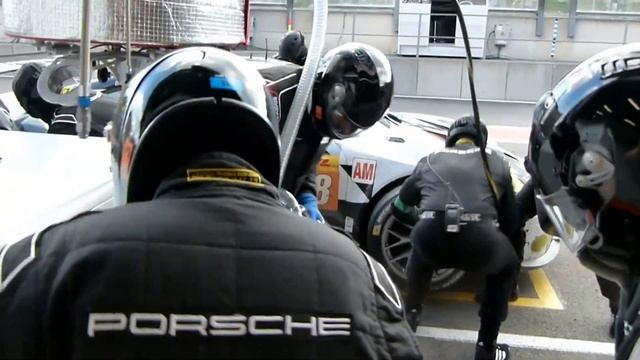 Pitstop #88 Proton Porsche. Khaled taking over for a great stint! смотреть онлайн