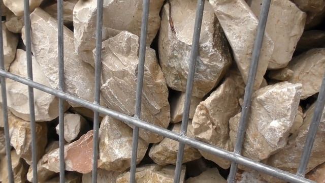 Зона отдыха на участке частного дома.