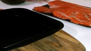 ФОРЕЛЬ ЗАПЕЧЕННАЯ В СЛИВКАХ С ЗЕЛЕНЬЮ