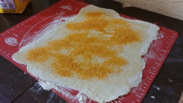 ШТРУДЕЛЬ С ВИШНЕЙ ЗА 5 МИНУТ ИЗ СЛОЕНОГО ТЕСТА