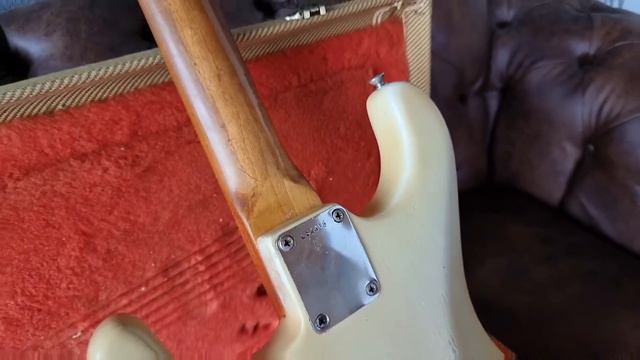 GUITARS-HOME - Fender Stratocaster 1964 Hardtail in Olympic White Refin смотреть онлайн