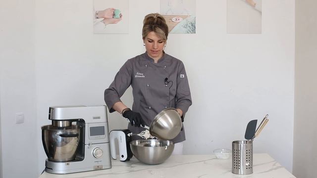 04. Приготовление крема для прослойки торта "Молочная девочка" смотреть онлайн