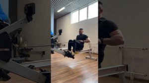 Как правильно работать в гребном тренажёре