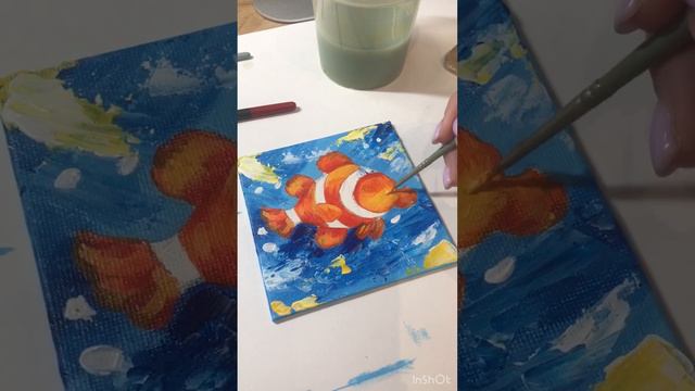 Рисуем рыбку-клоуна акрилом