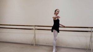 Изучение Battement tendu с объяснением