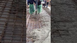 Как происходит подача бетона бетононасосом. www.avto-betononasos.com