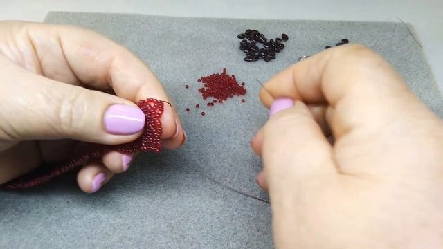 Браслет на бисерной сетке расшитый крошкой граната. Мастер класс.Часть 2/2 #бисероплетение #брасле смотреть онлайн