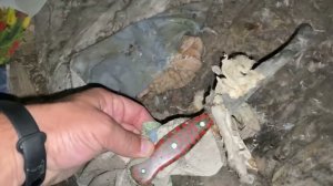 Обследуем заброшенные дома, что оставили люди? Влезли на чердак.