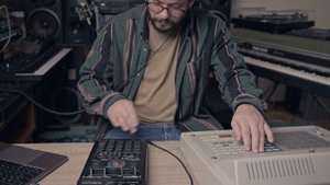Beatmaking on SP 404 MK II - Mpc 60 II - Rhodes Mk II - Argon 8X