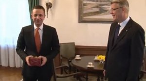 Valdis Zatlers tiekas ar ārlietu ministru Aivi Roni 01/11/2010